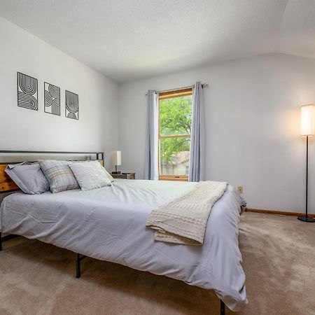 Family Friendly And Quite 2 Bedroom Condo Close To Fun フォートウェイン エクステリア 写真