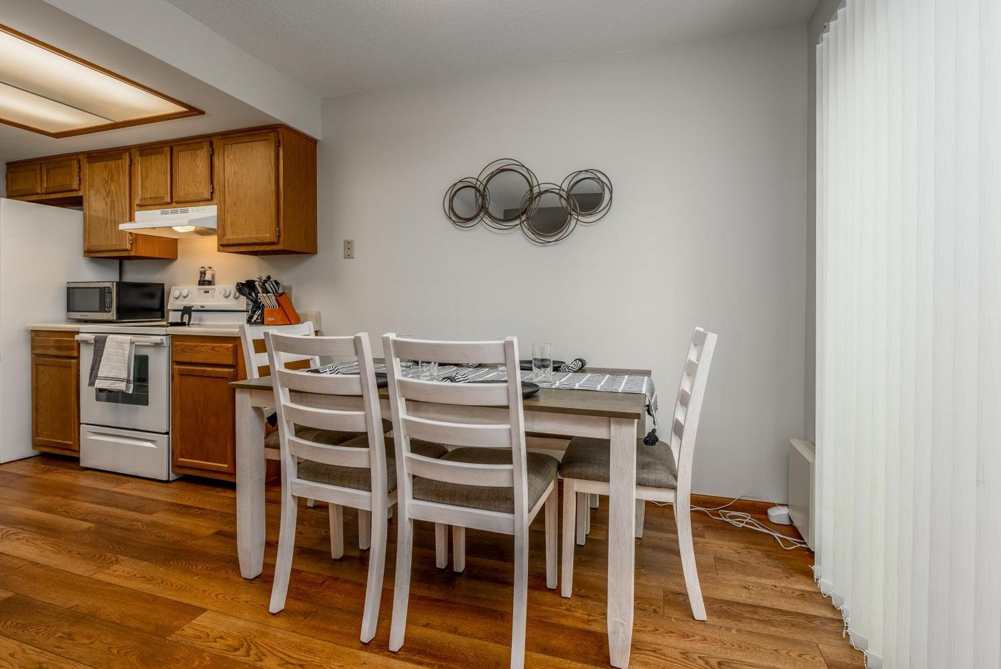 Family Friendly And Quite 2 Bedroom Condo Close To Fun フォートウェイン エクステリア 写真
