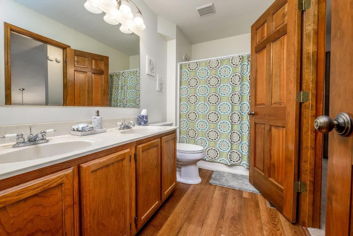Family Friendly And Quite 2 Bedroom Condo Close To Fun フォートウェイン エクステリア 写真