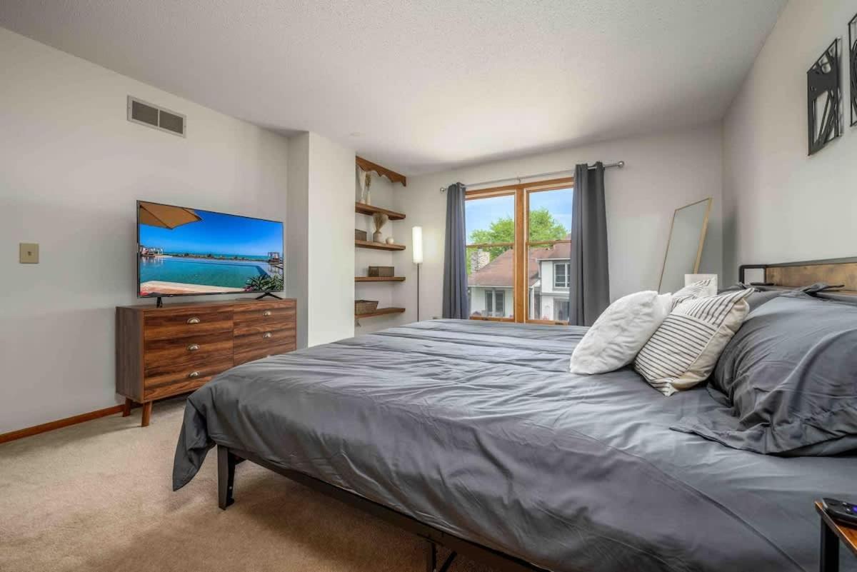 Family Friendly And Quite 2 Bedroom Condo Close To Fun フォートウェイン エクステリア 写真